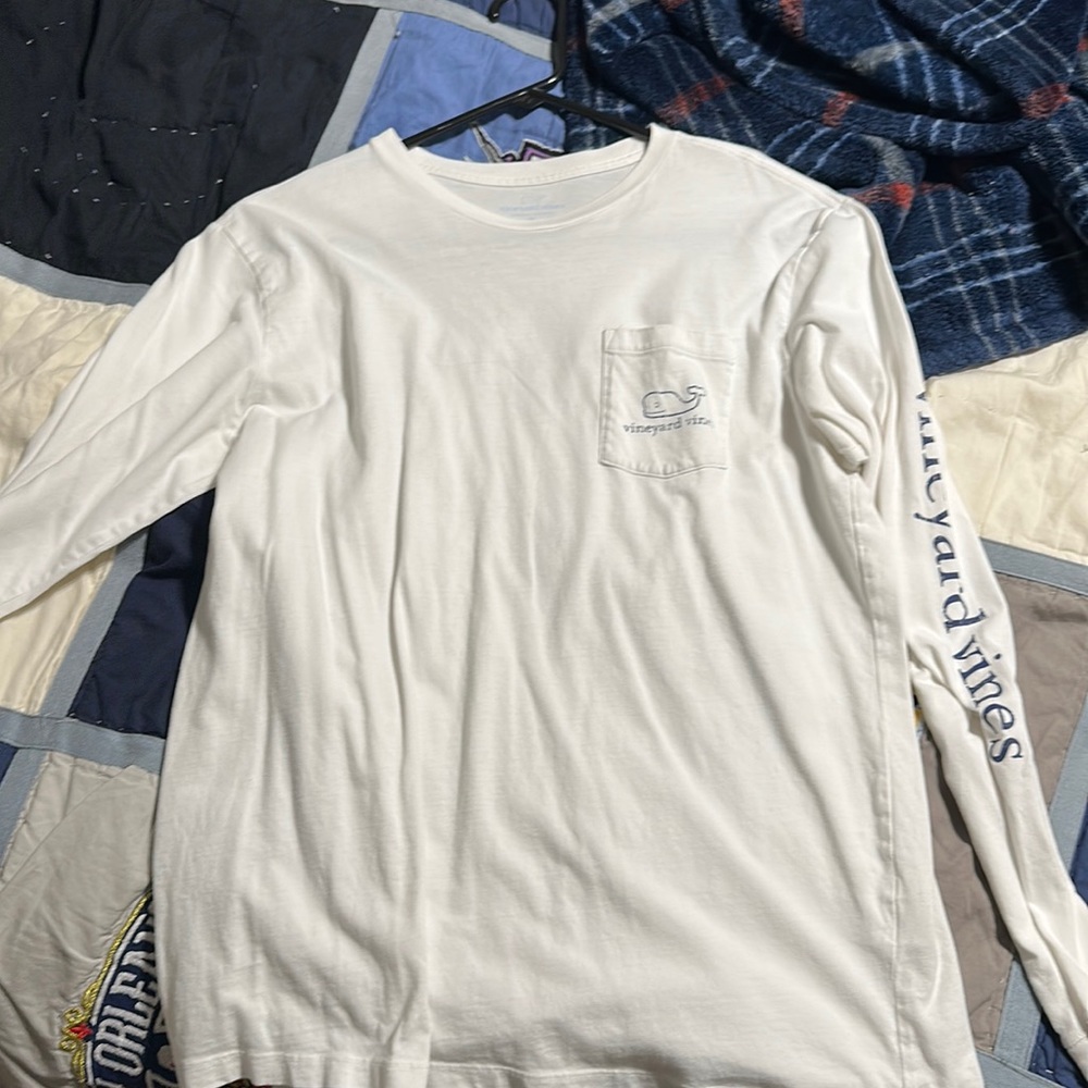 Youth extra large vineyard vines shirt. Used.
